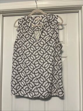 LOFT White Sleeveless V-Neck Geometric Chain-Print Camisole